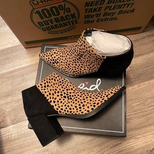 NWT Leopard Ankle Boot Bootie Size 8